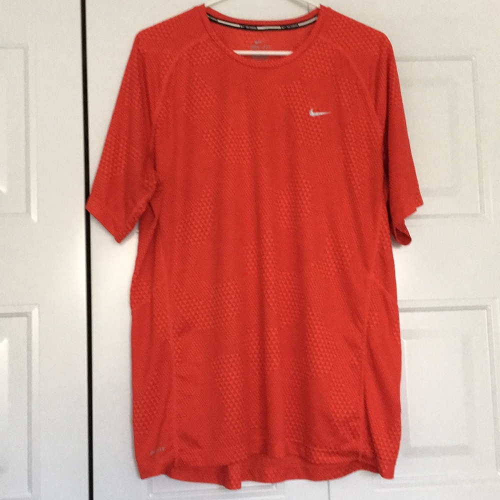 Nike top